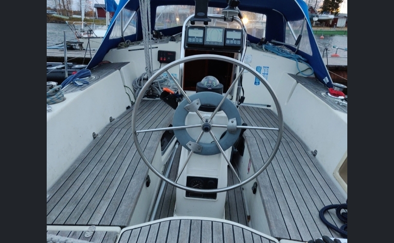 Bavaria 320-kuva-8